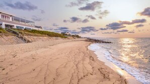Utsikt mot strand/hav