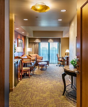 Executive Suite | Living area | Flat-screen TV, iPod dock - Sky Ute Casino Resort (Ignacio)