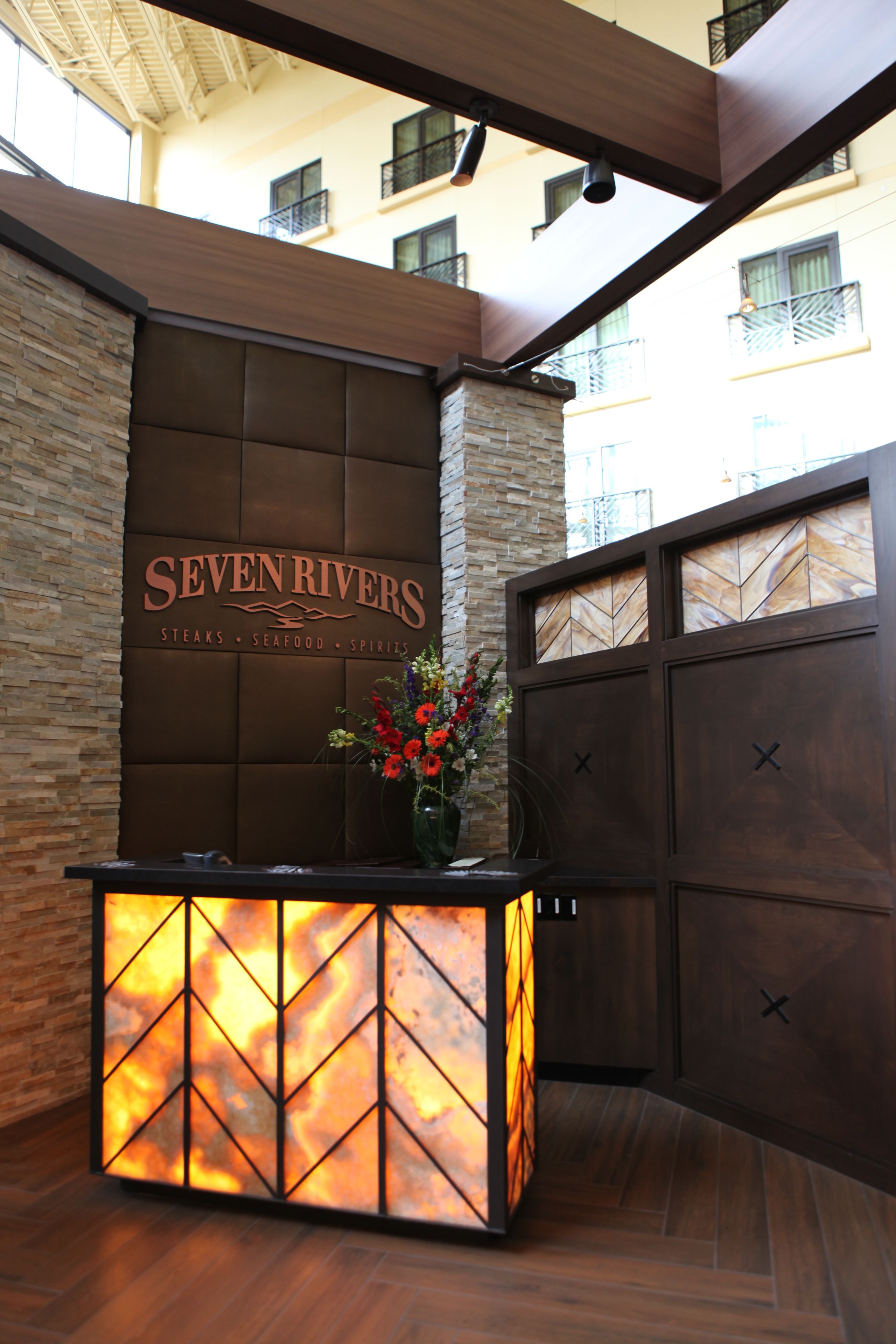 3 restaurants, breakfast served