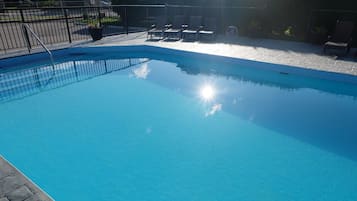 Außenpool (je nach Saison geöffnet)