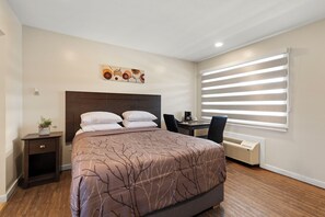 Rom – deluxe, 2 dobbeltsenger (Not Pet Friendly) | Strykejern/-brett, barnesenger (inkludert) og wi-fi (inkludert)