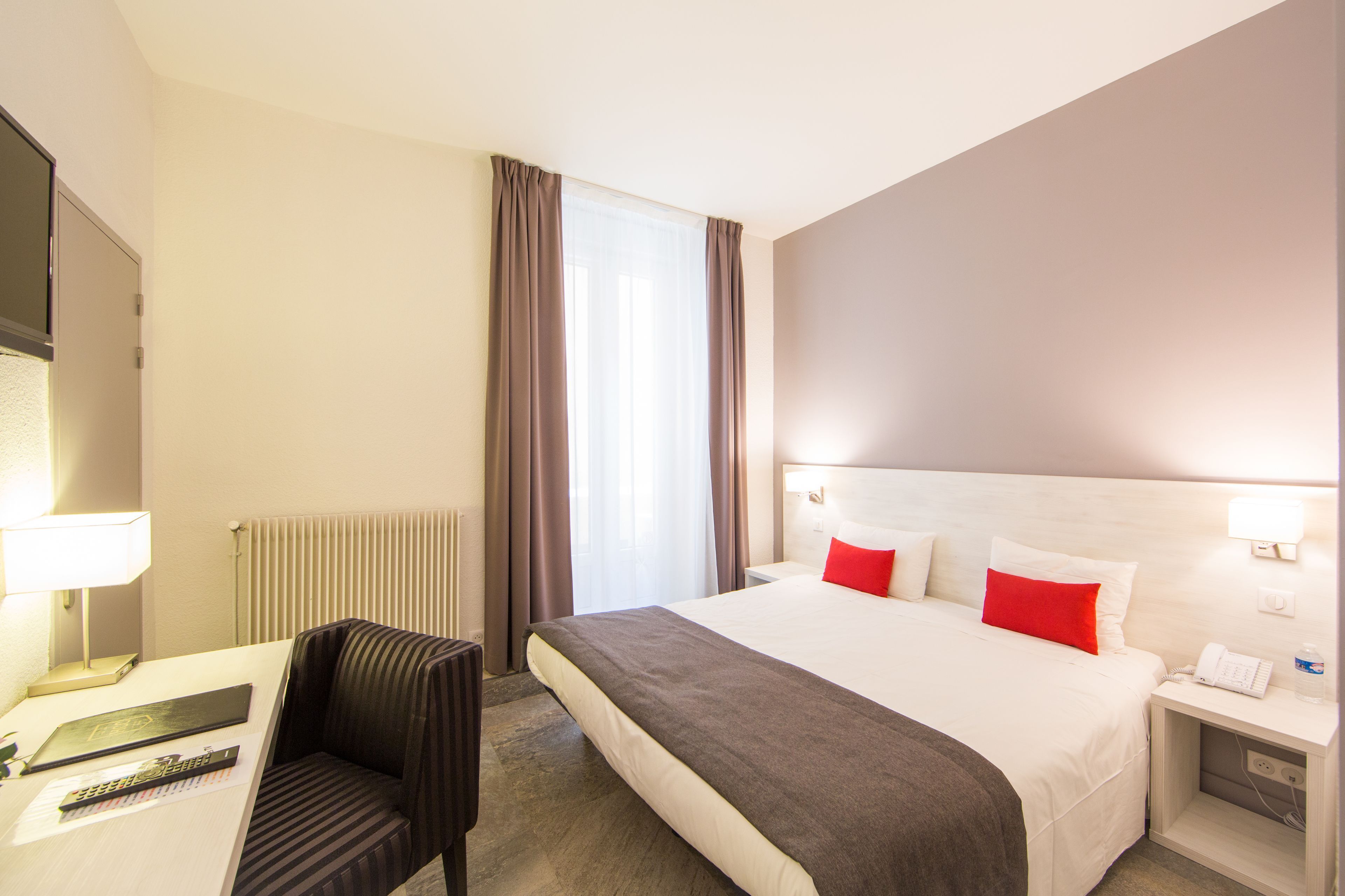 In-room safe, individually furnished, desk, laptop workspace