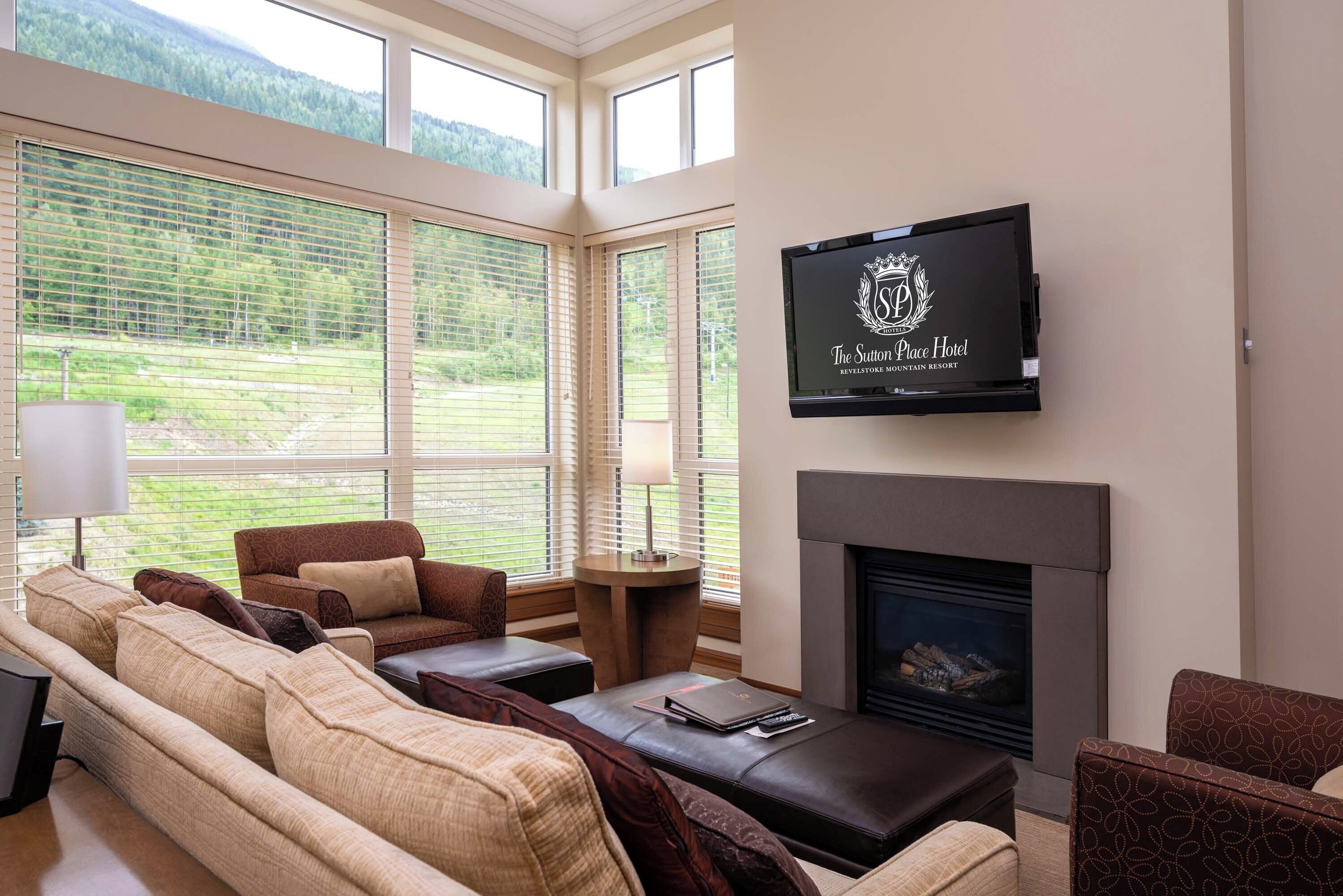 premium suite, 2 bedrooms | premium bedding, pillow-top beds, in-room safe, desk