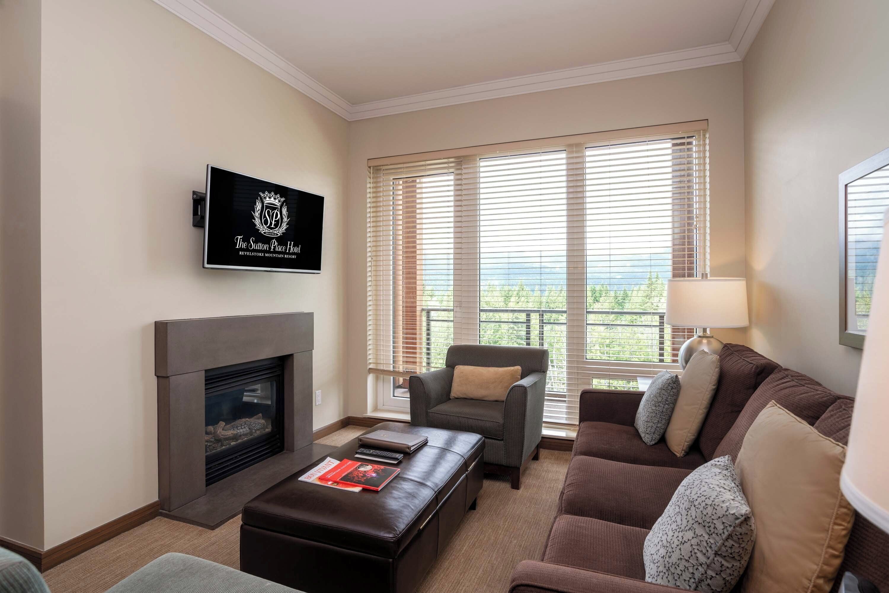 Suite, 2 Bedrooms | Premium bedding, pillowtop beds, in-room safe, desk