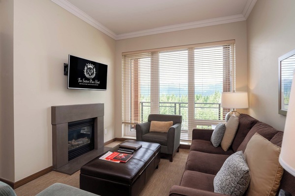 Suite Klasik, 2 kamar tidur (2 King Beds, Sofa Bed) | Seprai premium, bantalan ekstra lembut, brankas, dan meja kerja