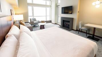 Studio Suite, 1 King Bed with Sofa bed