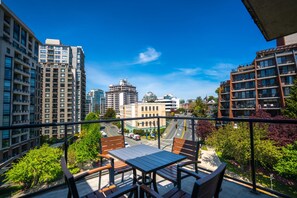 Quang cảnh đường phố