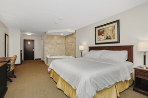 Phòng Suite, 1 giường cỡ king | Bộ đồ giường cao cấp, bàn, bàn ủi/dụng cụ ủi quần áo 