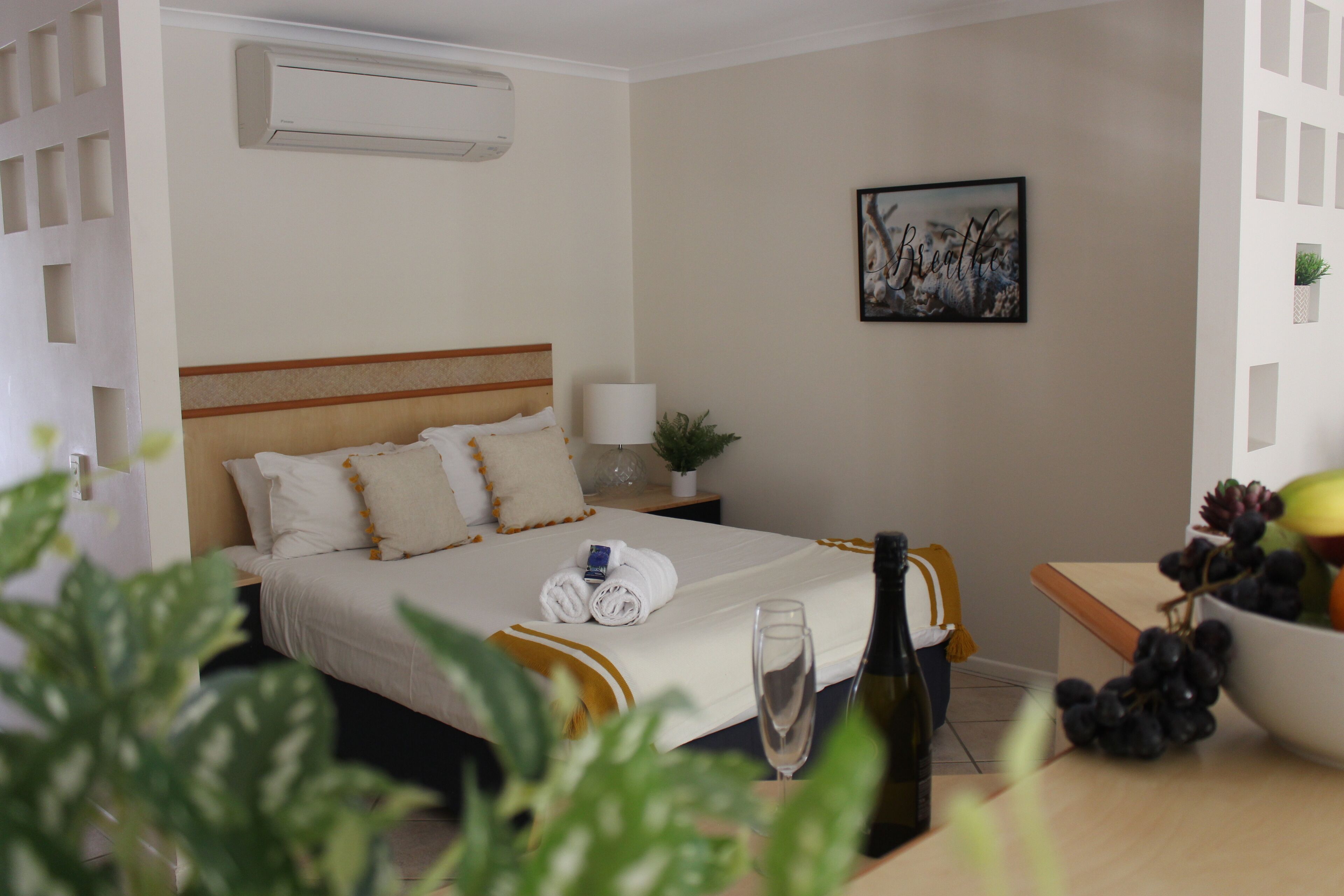 economy studio, 1 queen bed, jetted tub | premium bedding, pillow-top beds, desk, blackout curtains