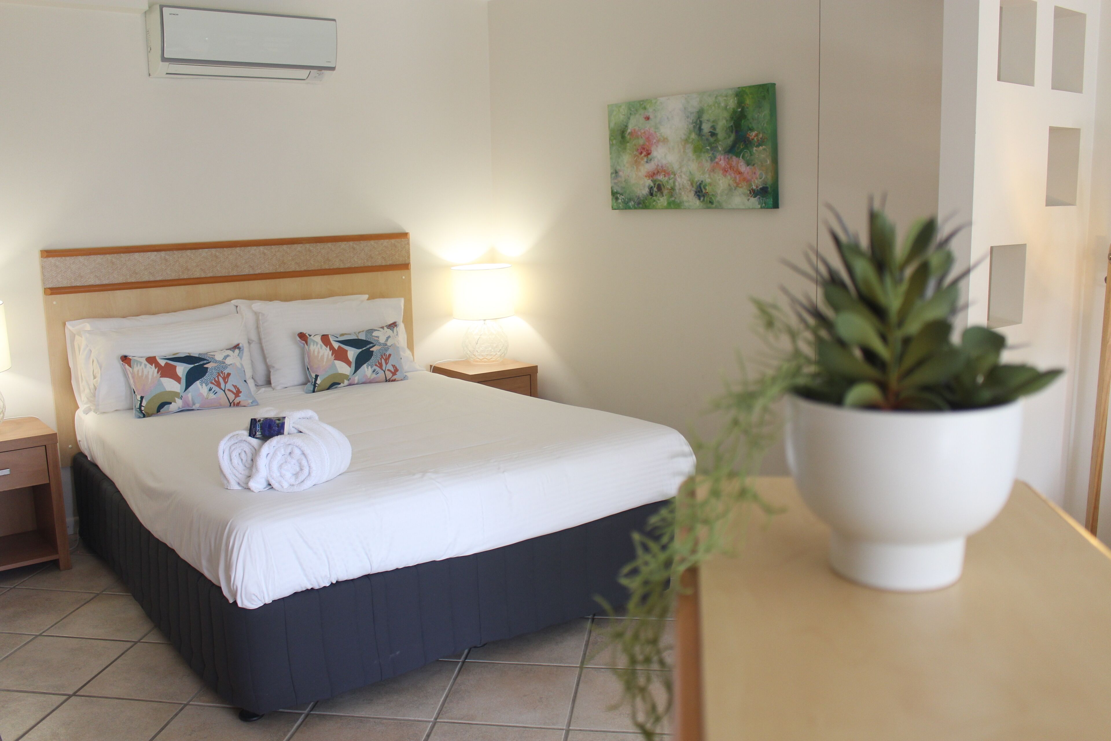 economy studio, 1 queen bed, jetted tub | premium bedding, pillow-top beds, desk, blackout curtains