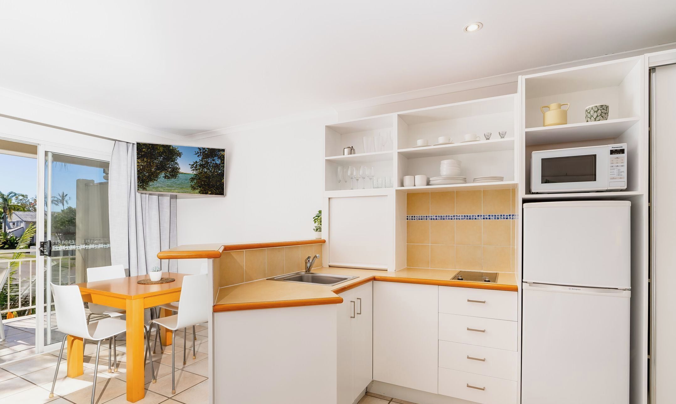 Standard Studio, 1 Queen Bed, Garden View | Private kitchenette | Full-size fridge, microwave, stovetop, coffee/tea maker