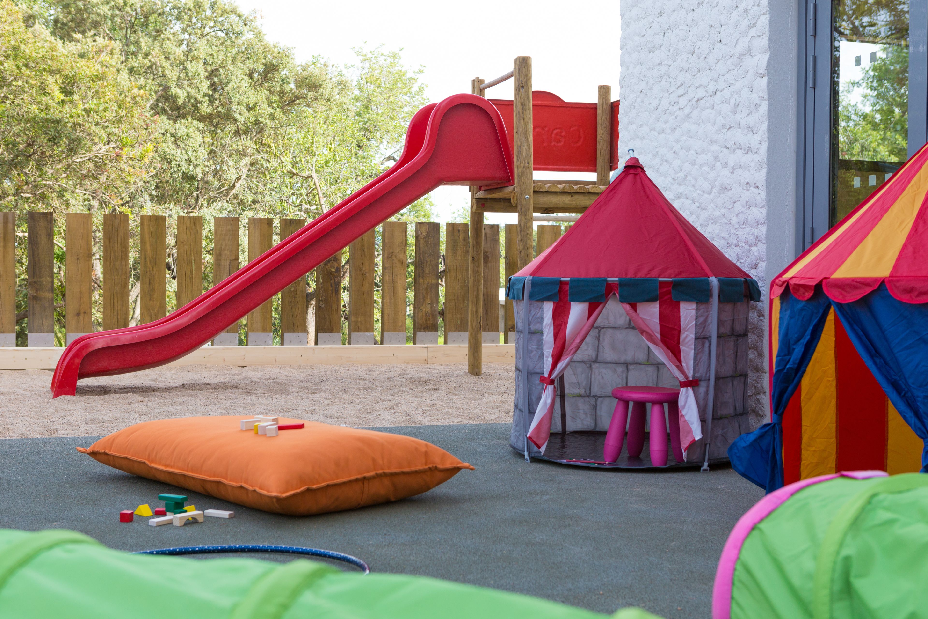 Children’s play area – outdoor