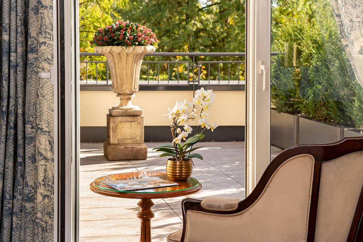 superior twin room, park view, garden area | balcony view