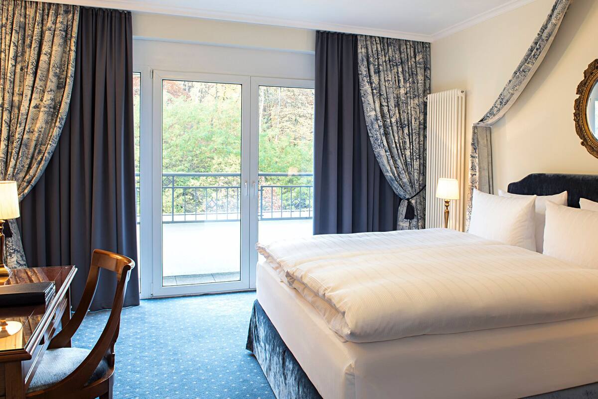 Deluxe Double Room, Hill View | Hypo-allergenic bedding, minibar, in-room safe, desk