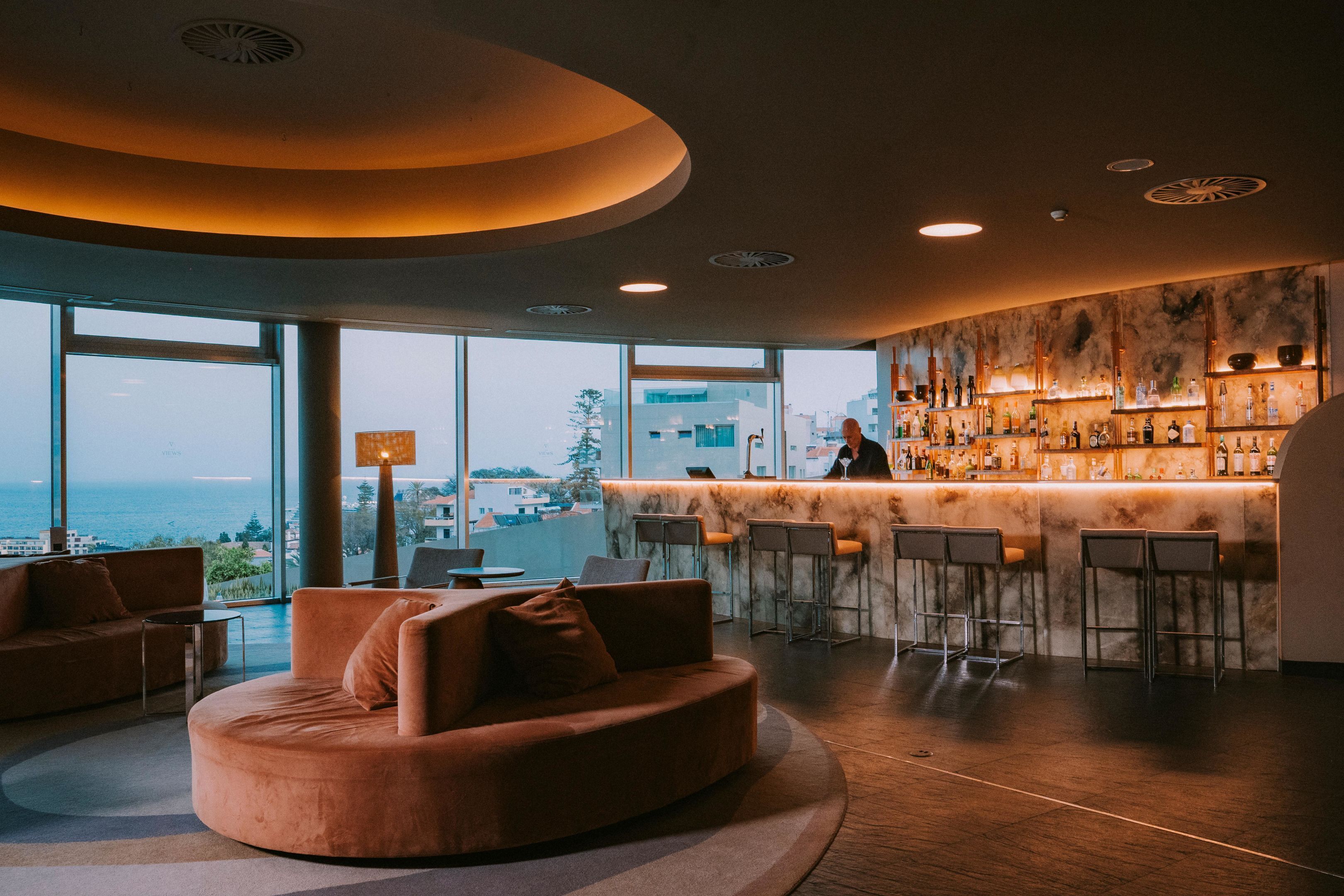 2 bars/lounges, poolside bar