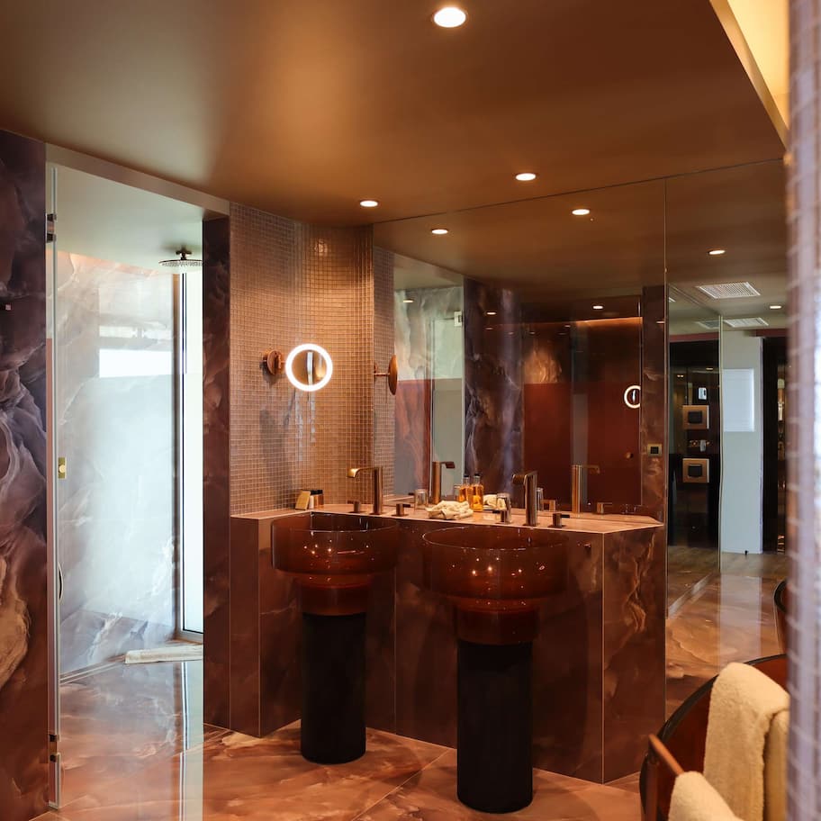 Junior Suite, Sea View | Bathroom | Free toiletries, hair dryer, towels, soap