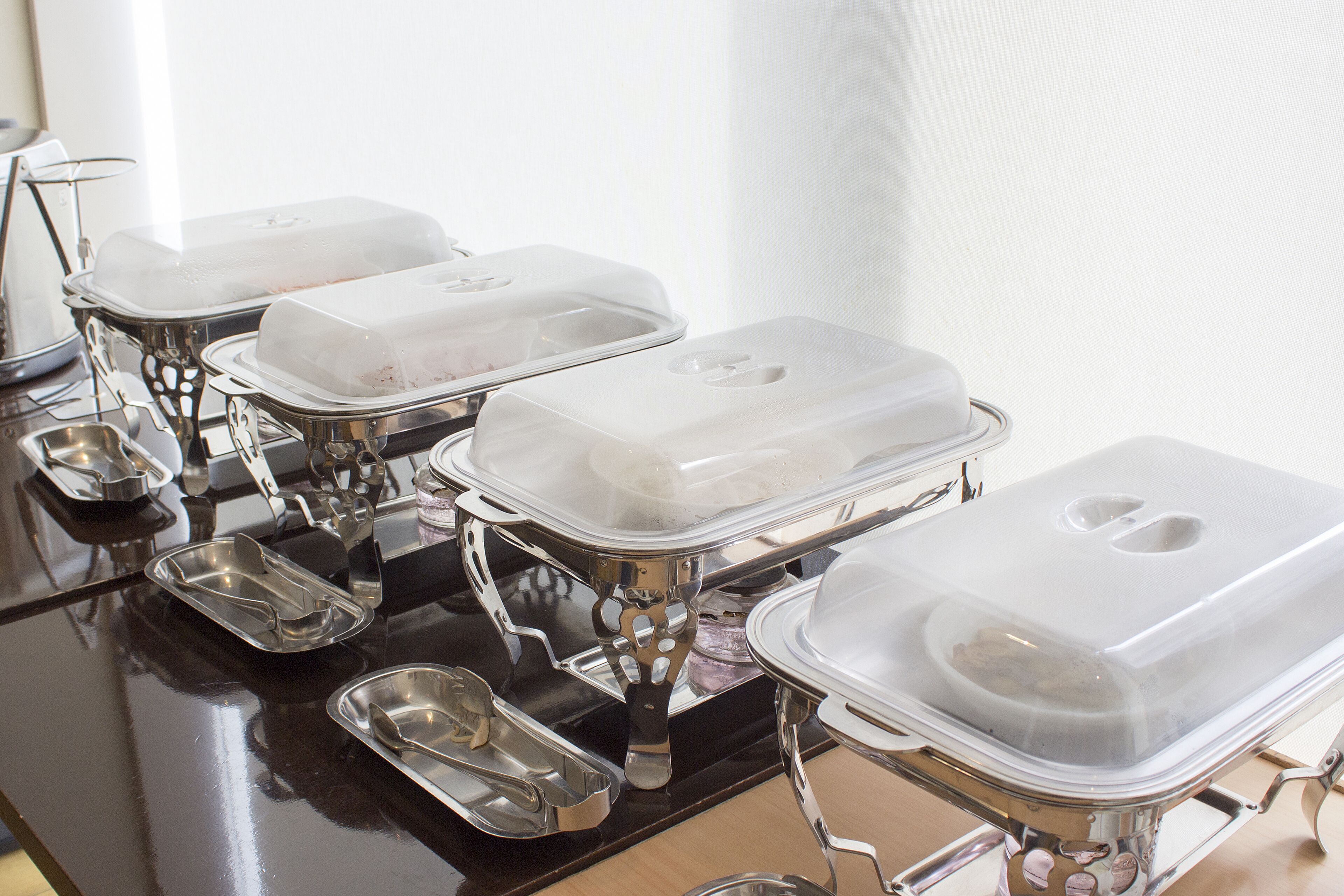 daily buffet breakfast (jpy 1650 per person)