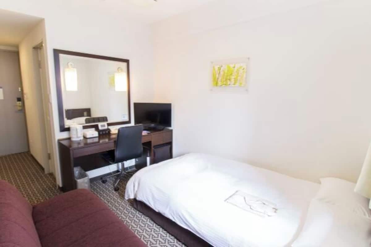 Premium bedding, desk, blackout curtains, iron/ironing board