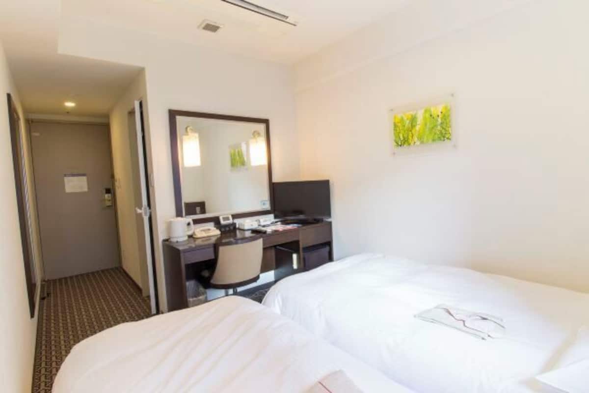 Premium bedding, desk, blackout curtains, iron/ironing board