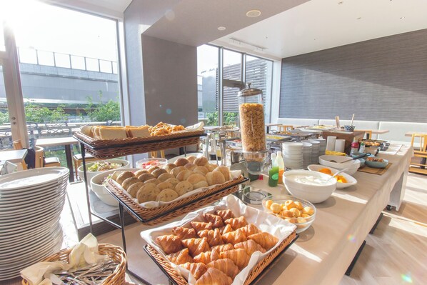 Daily buffet breakfast (JPY 1650 per person) - Hearton Hotel Higashishinagawa (Tokyo)