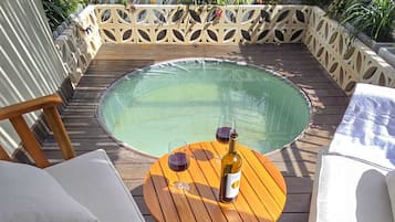 Deluxe Suite Hot Tub & Balcony | 1 bedroom, premium bedding, in-room safe, blackout drapes