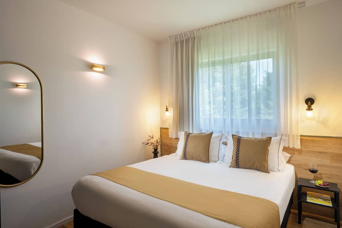 1 bedroom, premium bedding, in-room safe, blackout drapes