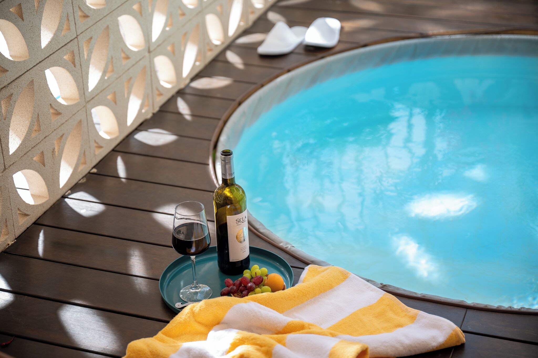 Deluxe Suite Hot Tub & Balcony | 1 多间卧室、高档床上用品、客房内保险箱、遮光窗帘