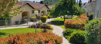 Tzuba Hotel