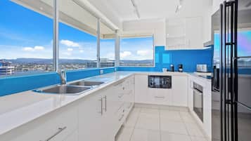 Penthouse, 3 Schlafzimmer, Meerblick | Eigene Küche | Kühlschrank, Ofen, Herdplatte, Geschirrspüler