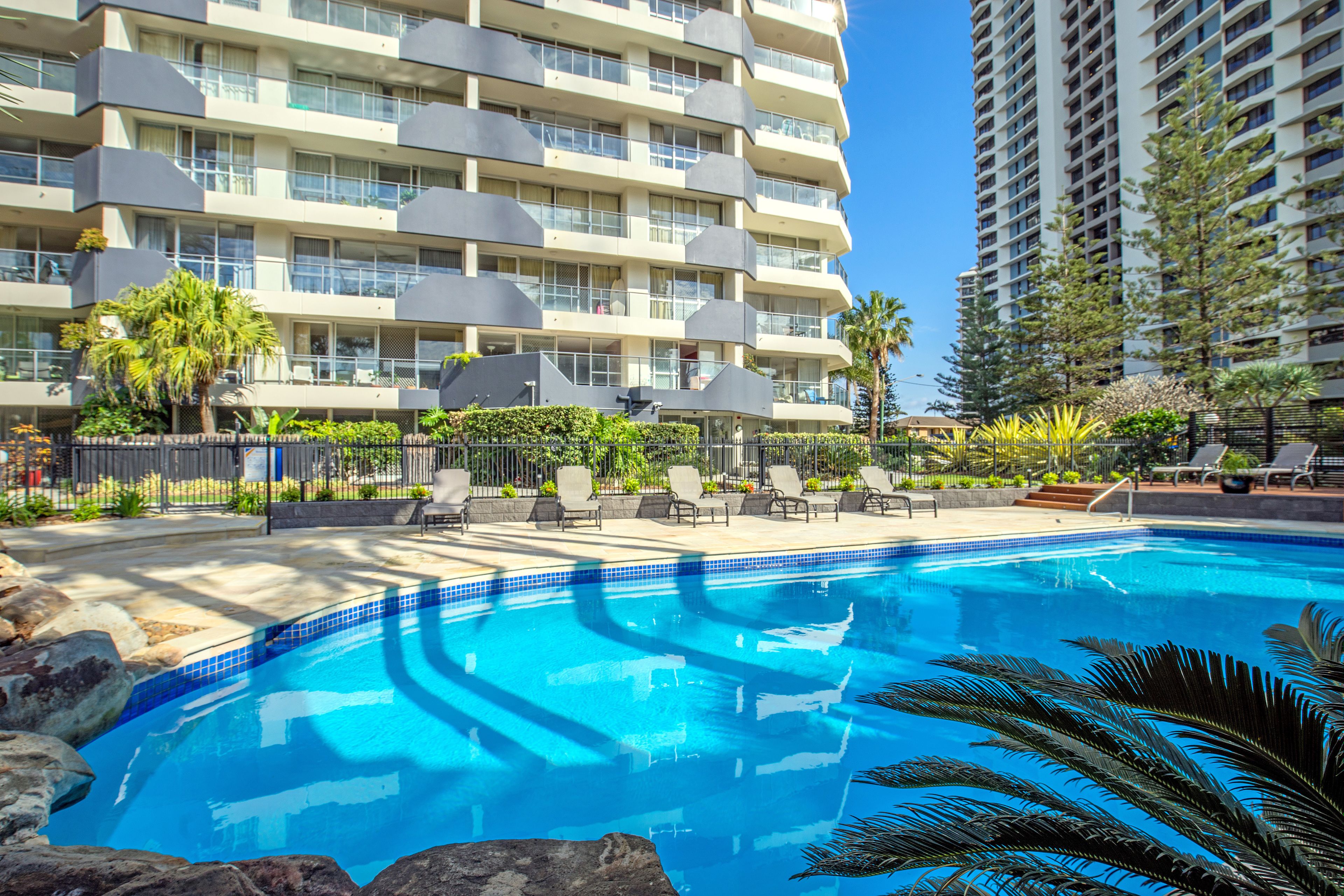 Baronnet Apartments — image 5