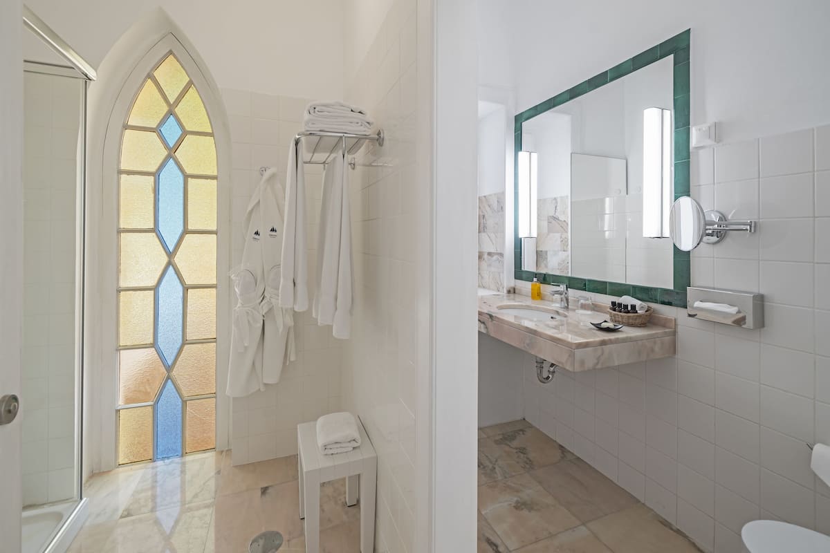 double room in manor house with garden view | bathroom | free toiletries, hair dryer, bathrobes, slippers