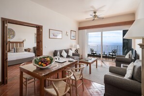 Premium Suite, Balcony, Sea View | Living area | 70-cm LED TV with cable channels, TV - Albatroz Beach & Yacht Club (Santa Cruz)