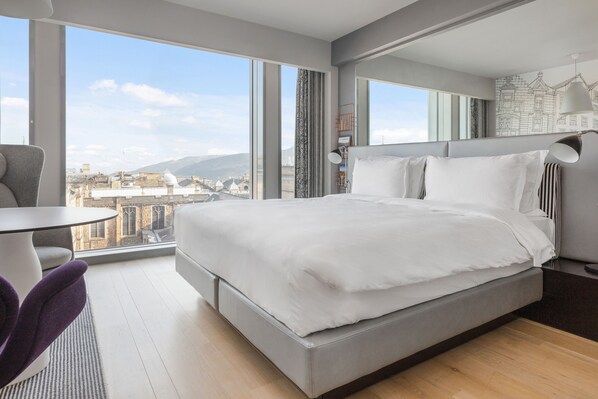 Egyptian cotton sheets, premium bedding, in-room safe, blackout curtains