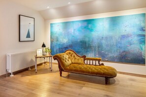 Egyptian cotton sheets, premium bedding, in-room safe, blackout curtains