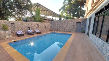 Outdoor pool, pool umbrellas