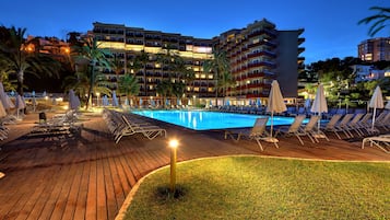 Indoor pool, 2 outdoor pools, pool umbrellas, sun loungers