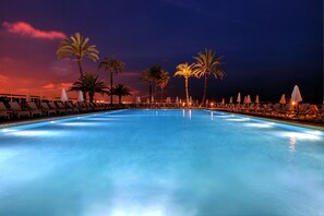 Indoor pool, 2 outdoor pools, pool umbrellas, sun loungers