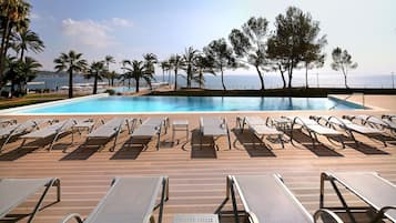 Indoor pool, 2 outdoor pools, pool umbrellas, pool loungers