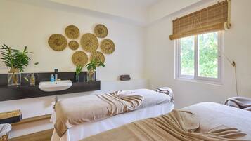 Körperbehandlungen, 2 BehandlungsrĂ€ume, ManikĂŒre und PedikĂŒre