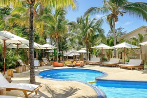 Outdoor pool, sun loungers