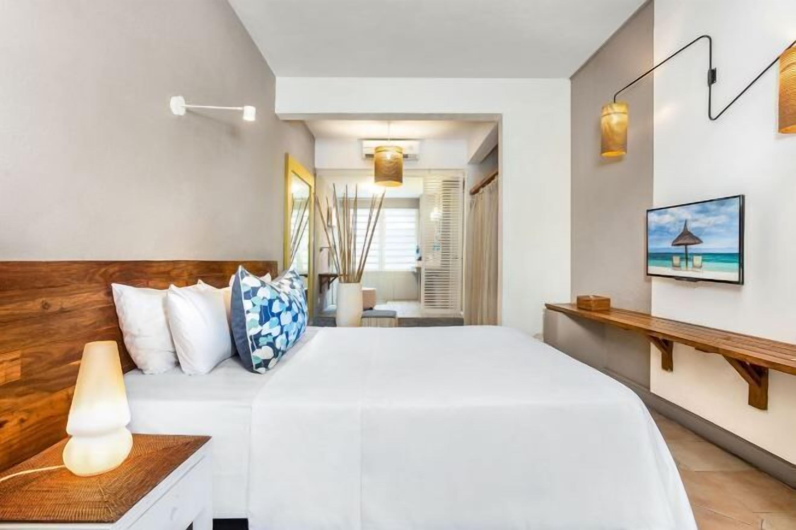 Minibar, in-room safe, desk, blackout drapes