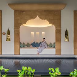 Sauna, hot tub, body treatments, aromatherapy, Thai massages