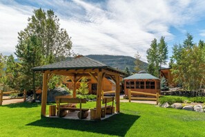 Garden - Spirit Lake Lodge (Grand Lake)