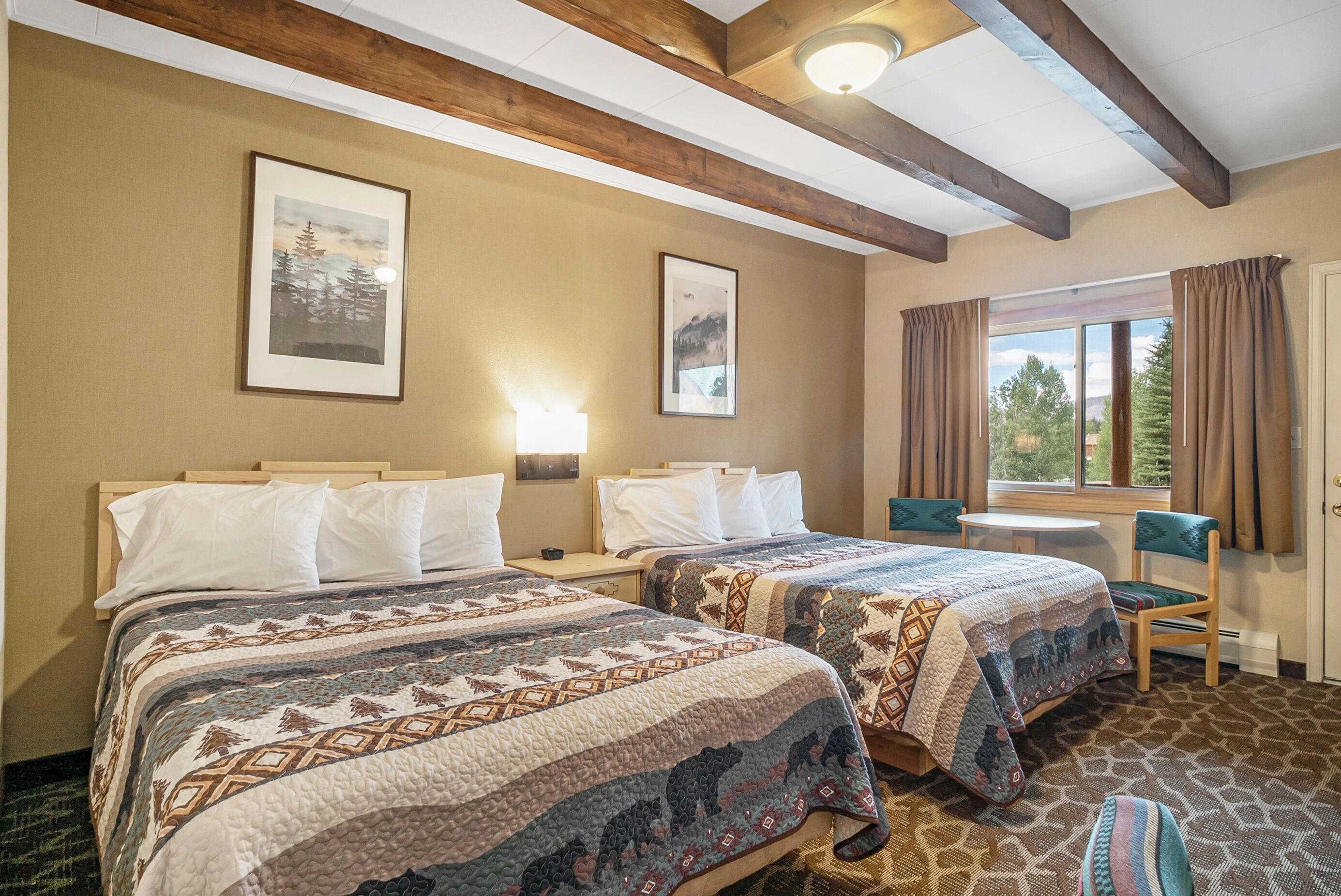 標準客房, 2 張加大雙人床 | 遮光布/窗簾、熨斗/熨衣板、免費無線上網、床單