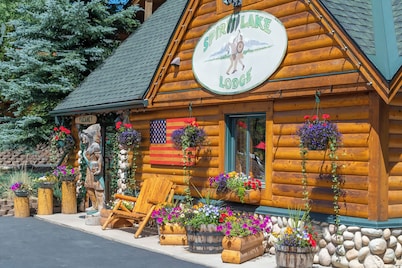 Spirit Lake Lodge