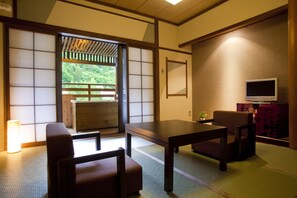 Quarto luxo | Edredons de pluma, cofres nos quartos, quartos à prova de som