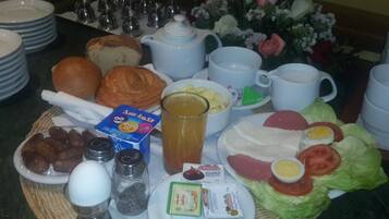 Free buffet breakfast