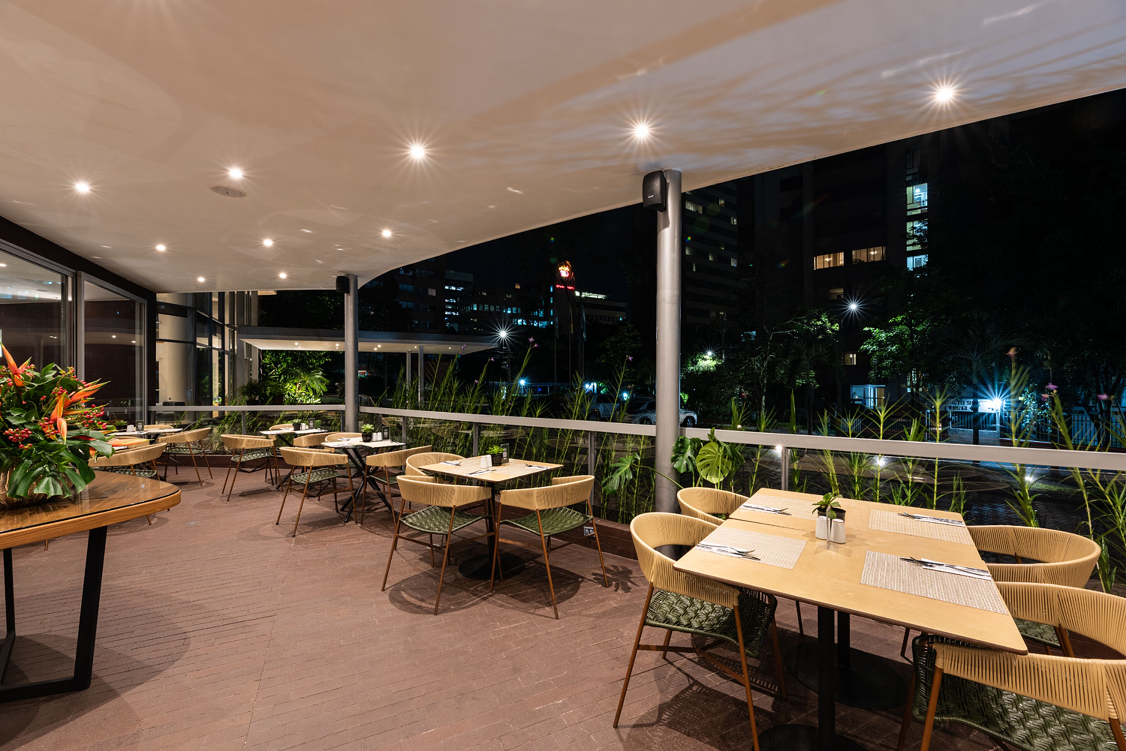 daily cooked-to-order breakfast for a fee