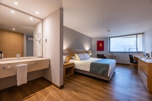 Hochwertige Bettwaren, Daunenbettdecken, Minibar, Zimmersafe