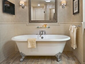Grand King- Adults Only | Deep soaking bathtub - AmishView Inn and Suites (Ronks)